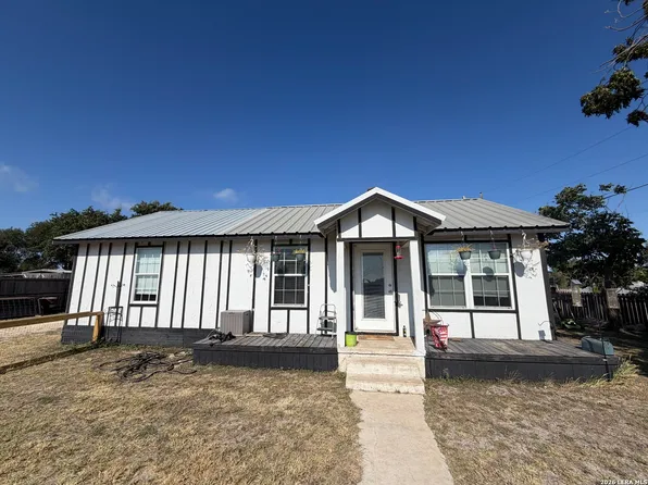 902 S STATE HIGHWAY 55, Rocksprings, TX 78880