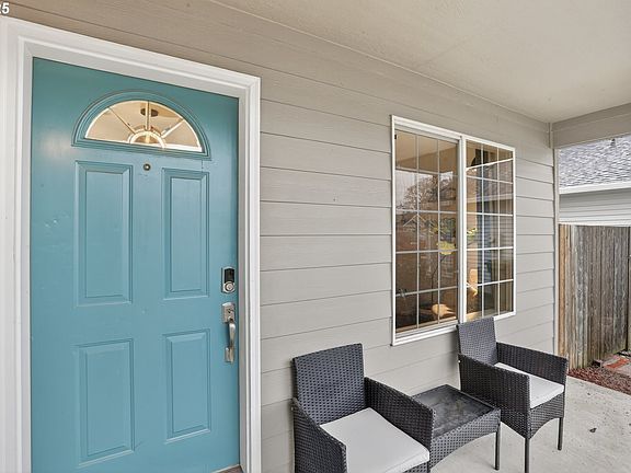 3rd image of 58939 Alexandra Ln