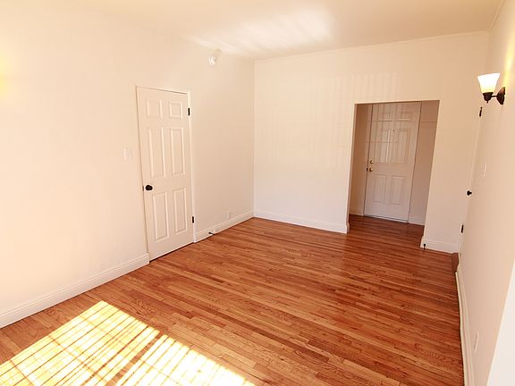 5th image of 654 S Dunsmuir Ave APT 103
