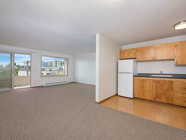 Aloha House Apartments — Photo 18