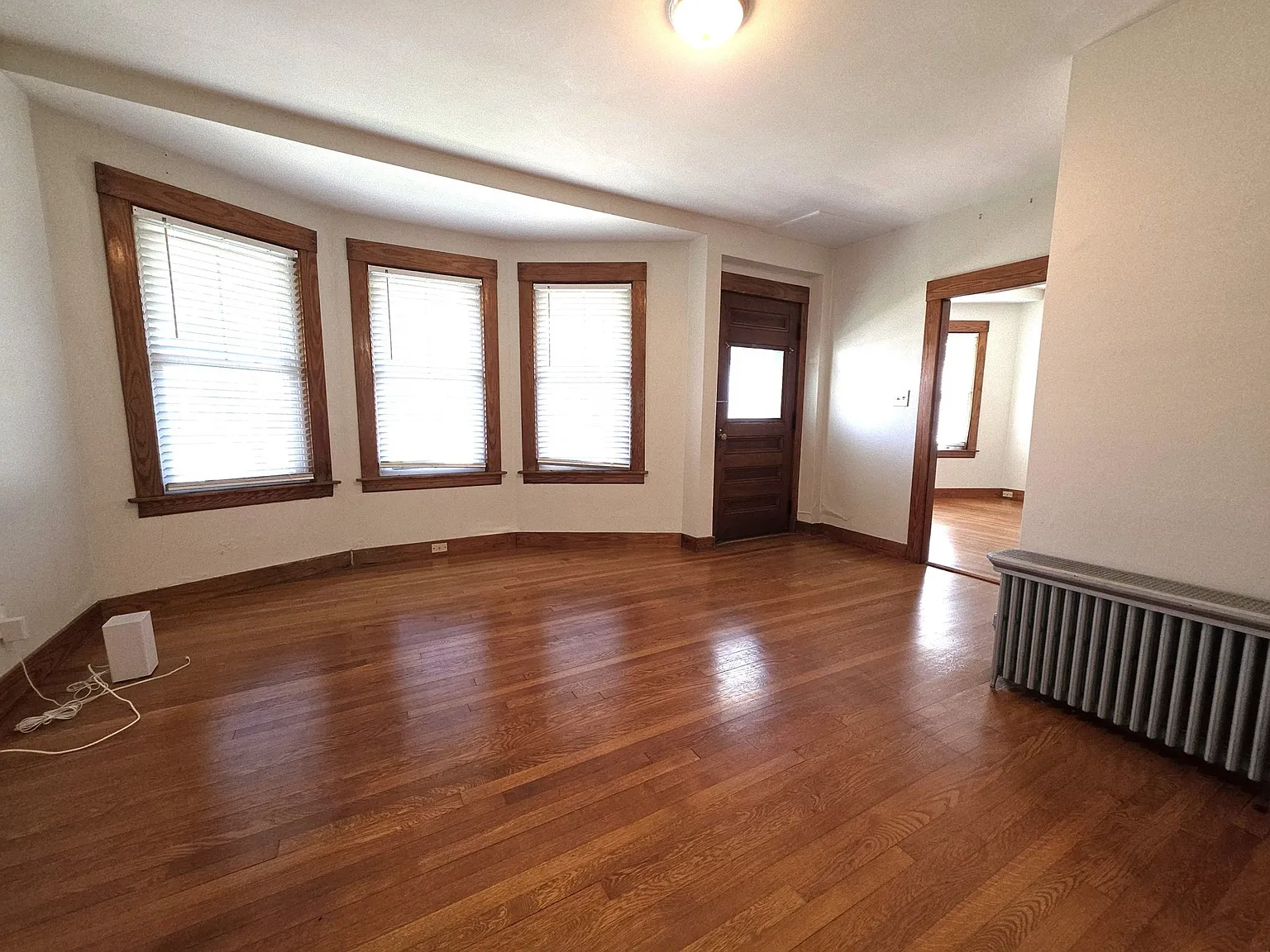 2 bed, 1.0 bath, 900 sqft, $1,700 — Photo 3