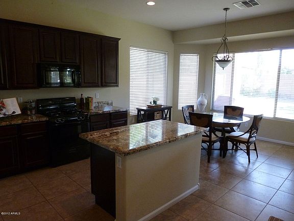 4th image of 3935 E Vallejo Dr