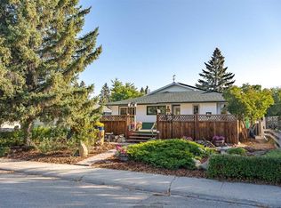 64 SW Foxwell Rd SE, Calgary, AB T2H1A3