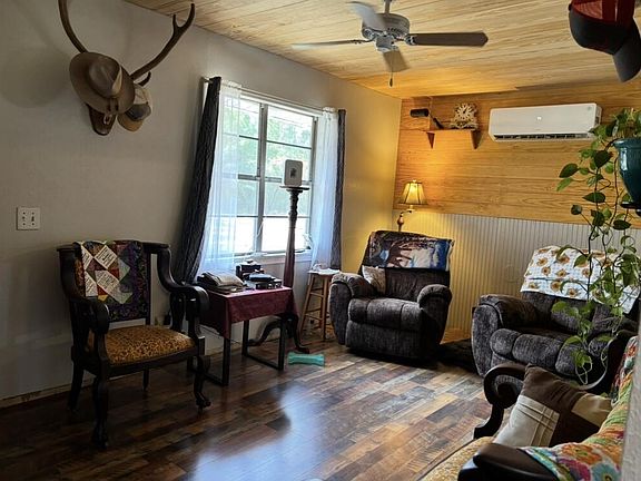 2nd image of 5918 State Highway 184