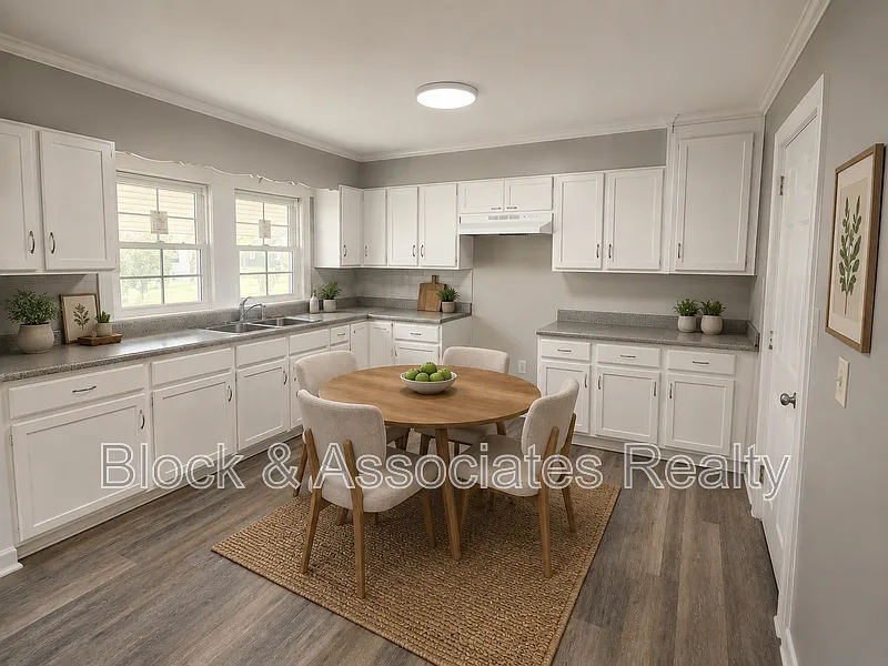 3 bed, 1.0 bath, $1,300 — Photo 1