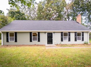 1202 Granada Ln, Greensboro, NC 27407