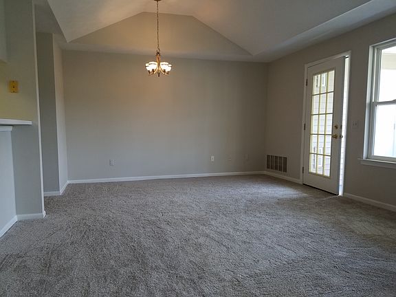 5th image of 1707 Weatherstone Dr