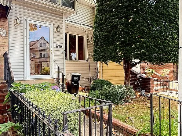 1675 72nd St, Brooklyn, NY 11204