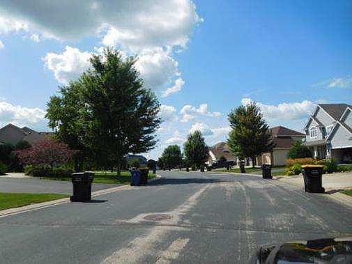 2nd image of 8825 Whispering Oaks Trl