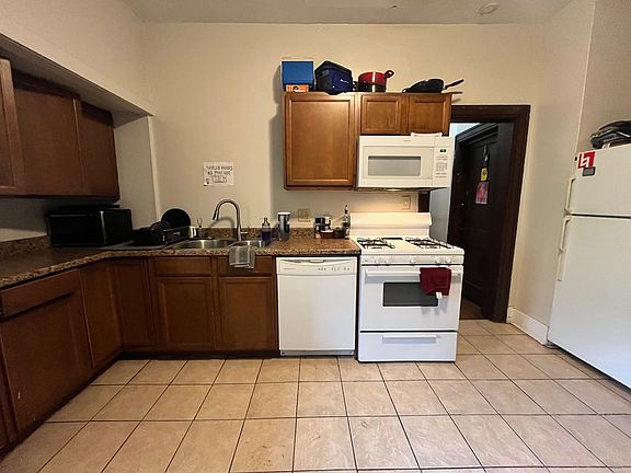 3rd image of 708 W High St