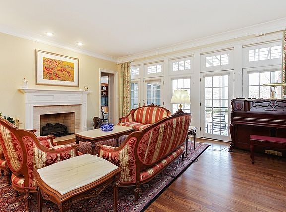 4th image of 1555 W Broadland Ln