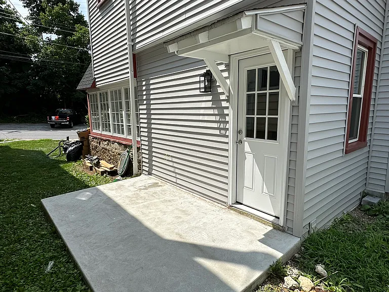 Exterior side patio