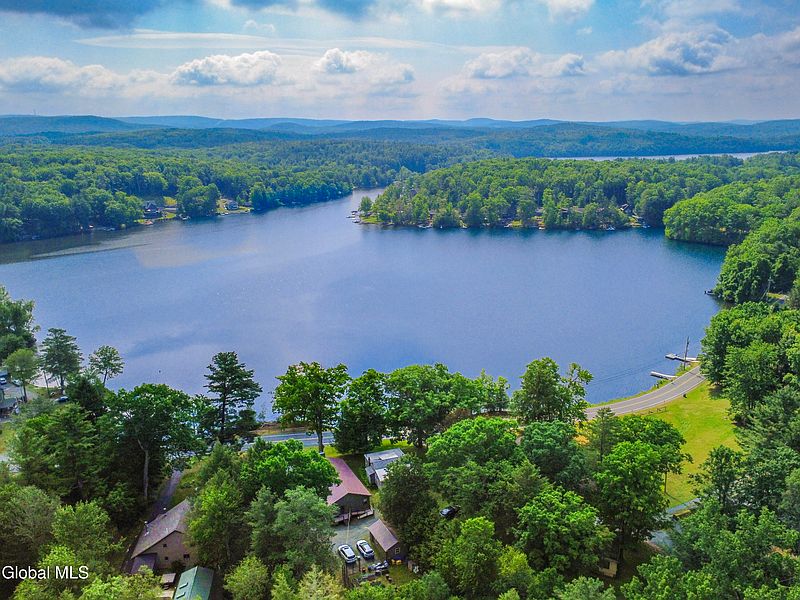 2nd image of 1187 Burden Lake Road