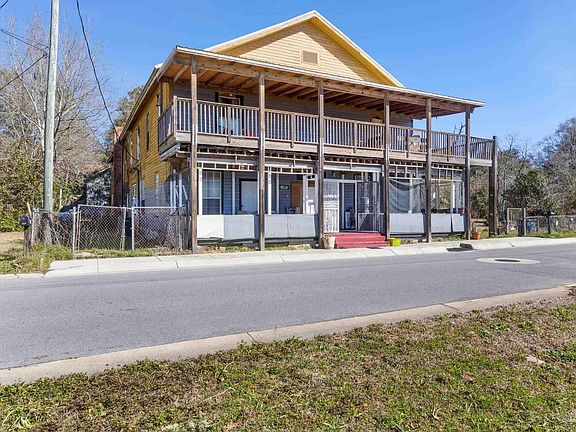 3rd image of 426 Front St