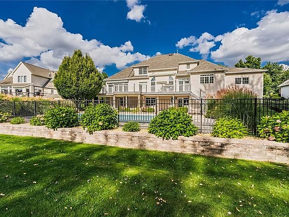 3rd image of 3448 Woodlands Cir