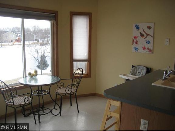 4th image of 937 Scott Ln
