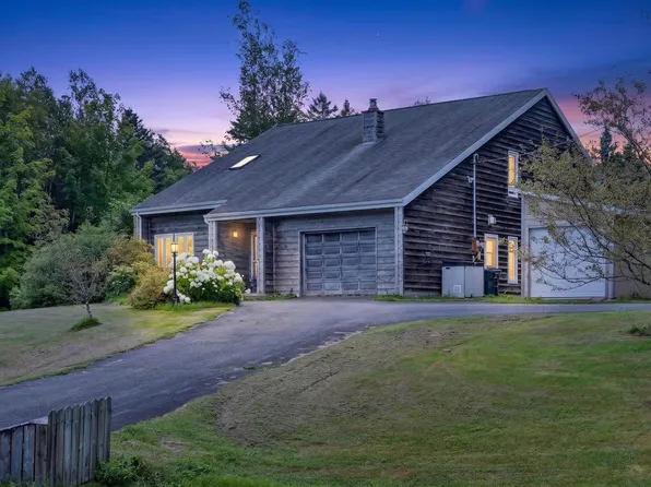9 Poushay Dr, Coxheath, NS B1L 1B4