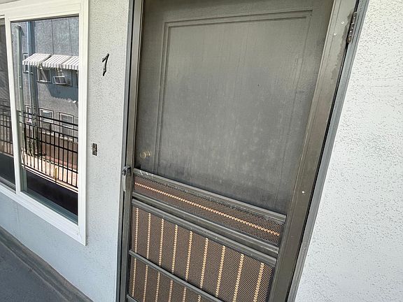 5th image of 204 E Lomita Ave #7