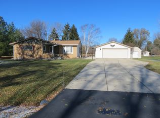 N56W18346 Evergreen Ln, Menomonee Falls, WI 53051