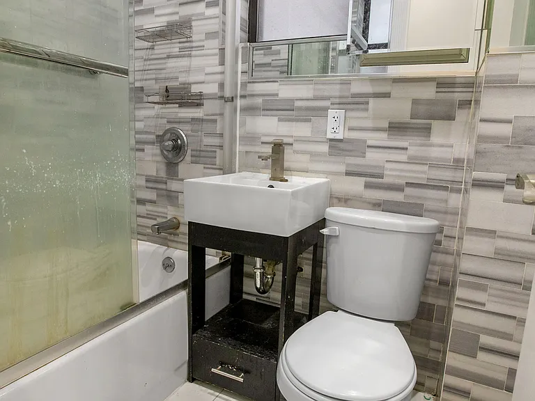 210 W 80th St #3RW — Photo 9