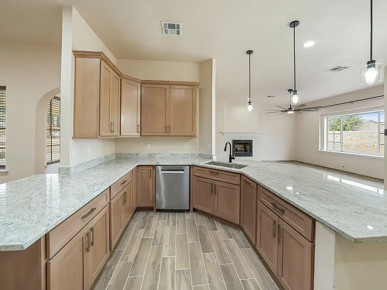 2641 Bearcat Dr — Photo 17