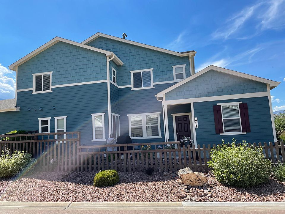 Oversized corner lot