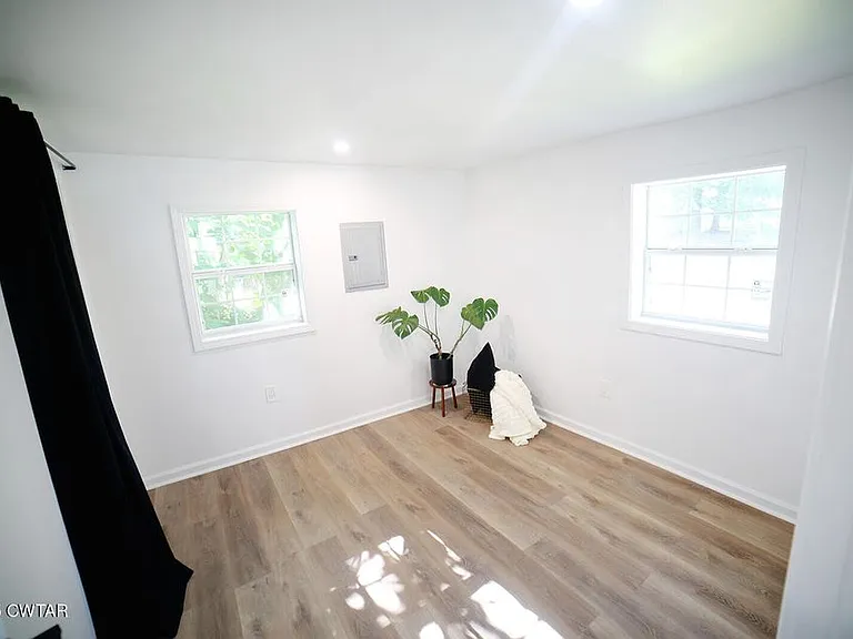 308 Cottonwood St — Photo 6
