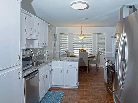 3rd image of 8168 Camelford Dr