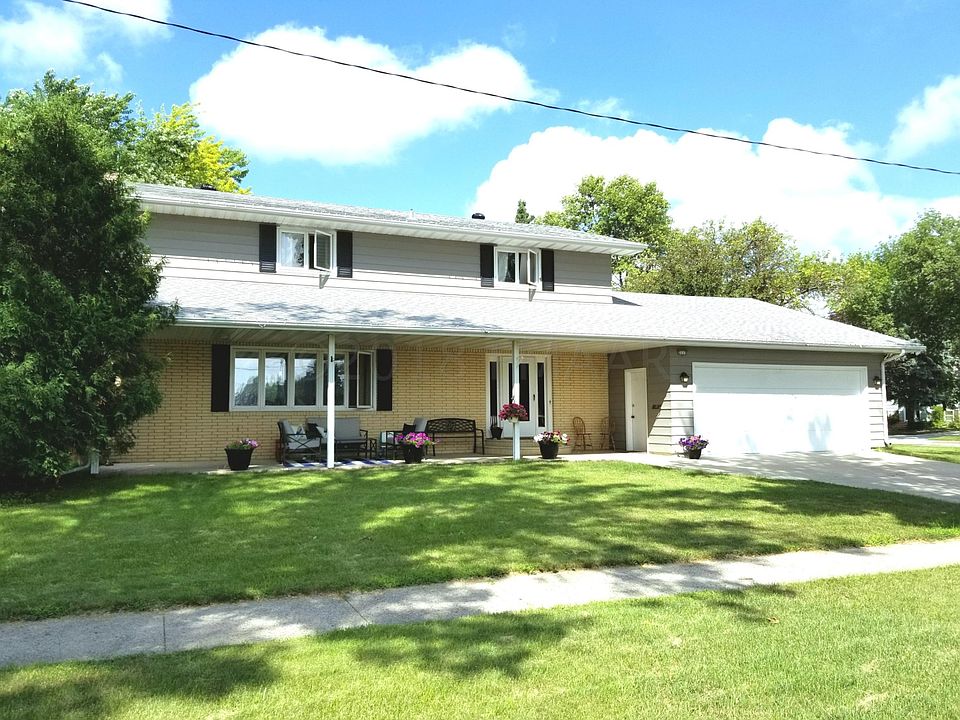 Spacious 2 Story Home