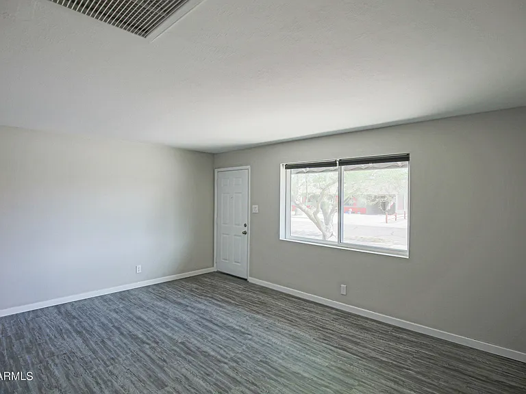 6620 E Latham St — Photo 5
