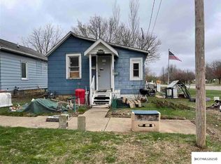 2217 S Delaware Ave, Mason City, IA 50401