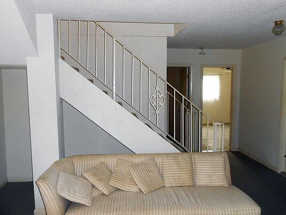 2nd image of 546 NW 9th Ave