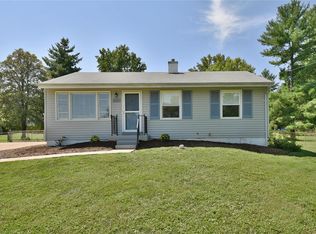 440 Bush Dr, Ballwin, MO 63021