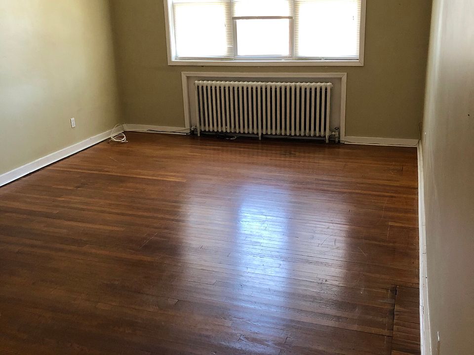 1st image of 37 Parkwood St #1