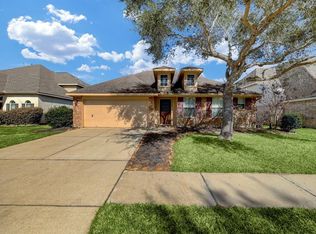 6103 Hubbell Dr, Pearland, TX 77584