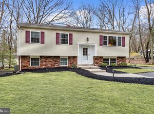 10 Woodside Dr, Tabernacle, NJ 08088