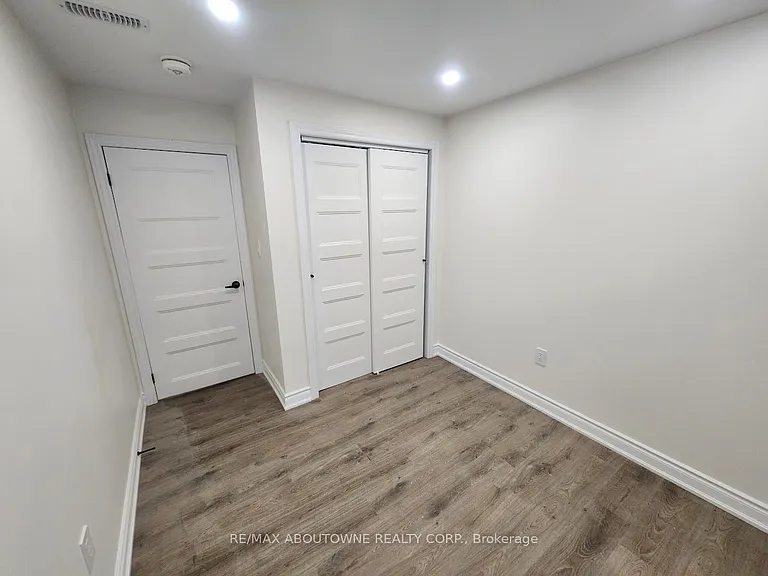 203 Rockledge Dr #LOWER — Photo 9
