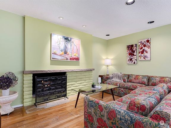 5th image of 1207 172nd Avenue NE