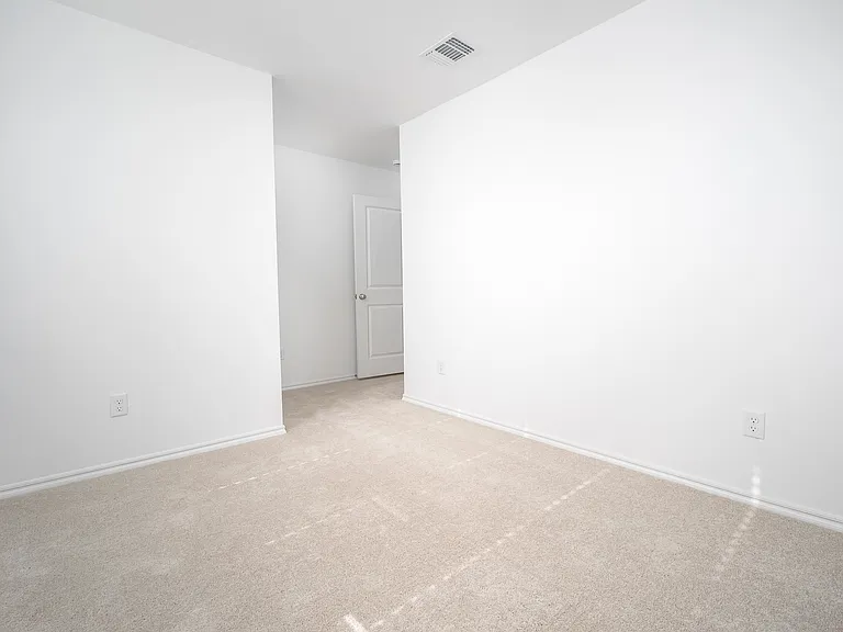 2004 Delphine Dr — Photo 15