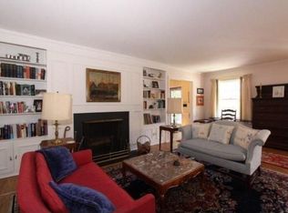 9080 N Range Line Rd, River Hills, WI 53217