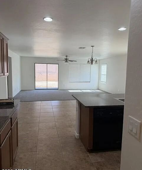 887 W Desert Hills Dr — Photo 6