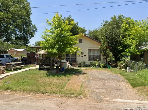 530 Silvestre, Uvalde, TX 78801