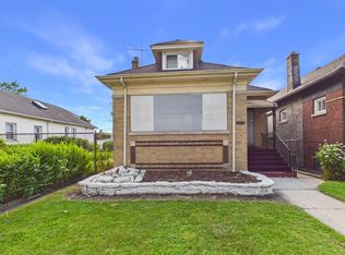 7826 S Paxton Ave, Chicago, IL 60649
