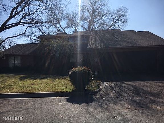 3rd image of 27 Live Oak Ln