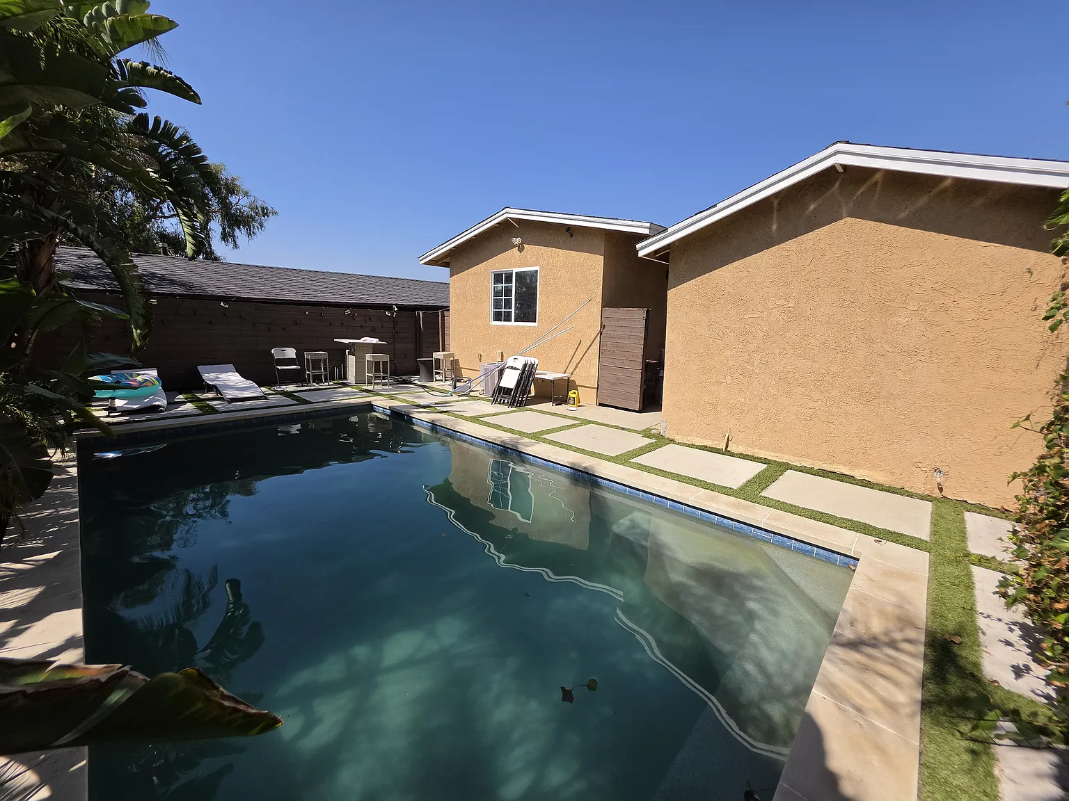 3 bed, 1250 sqft, $4,750 — Photo 3