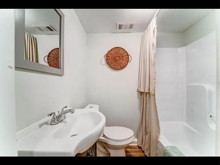 661 Hospital Rd — Photo 5