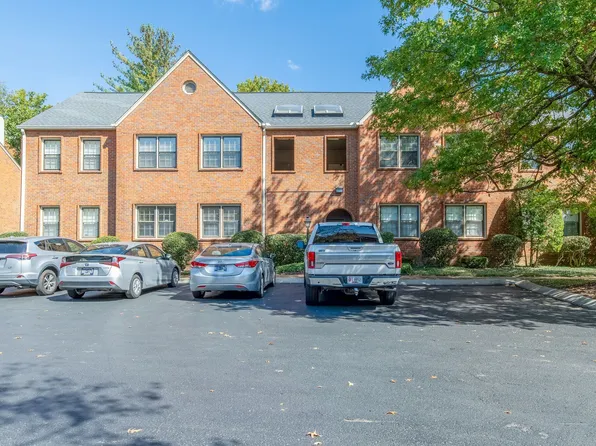 243 Westchase Dr, Nashville, TN 37205