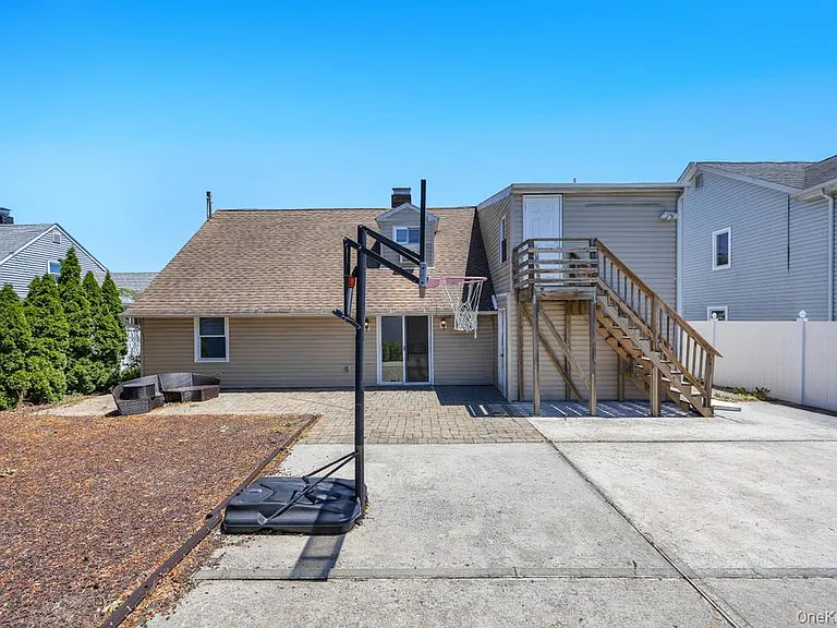 153 Sunrise Ln — Photo 36
