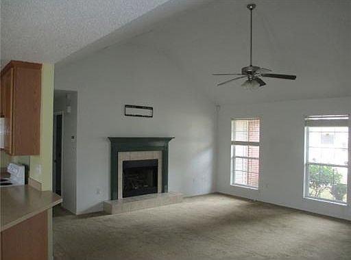 4th image of 8903 Marguerite Dr