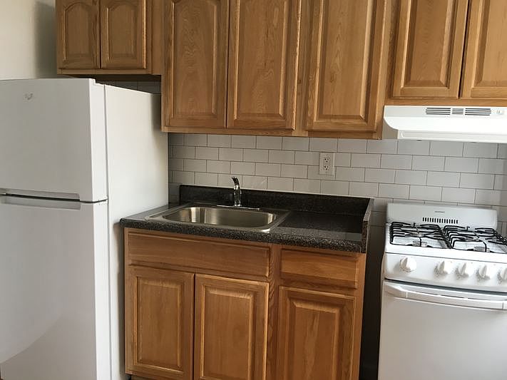2nd image of 463 W 24th St APT 2F